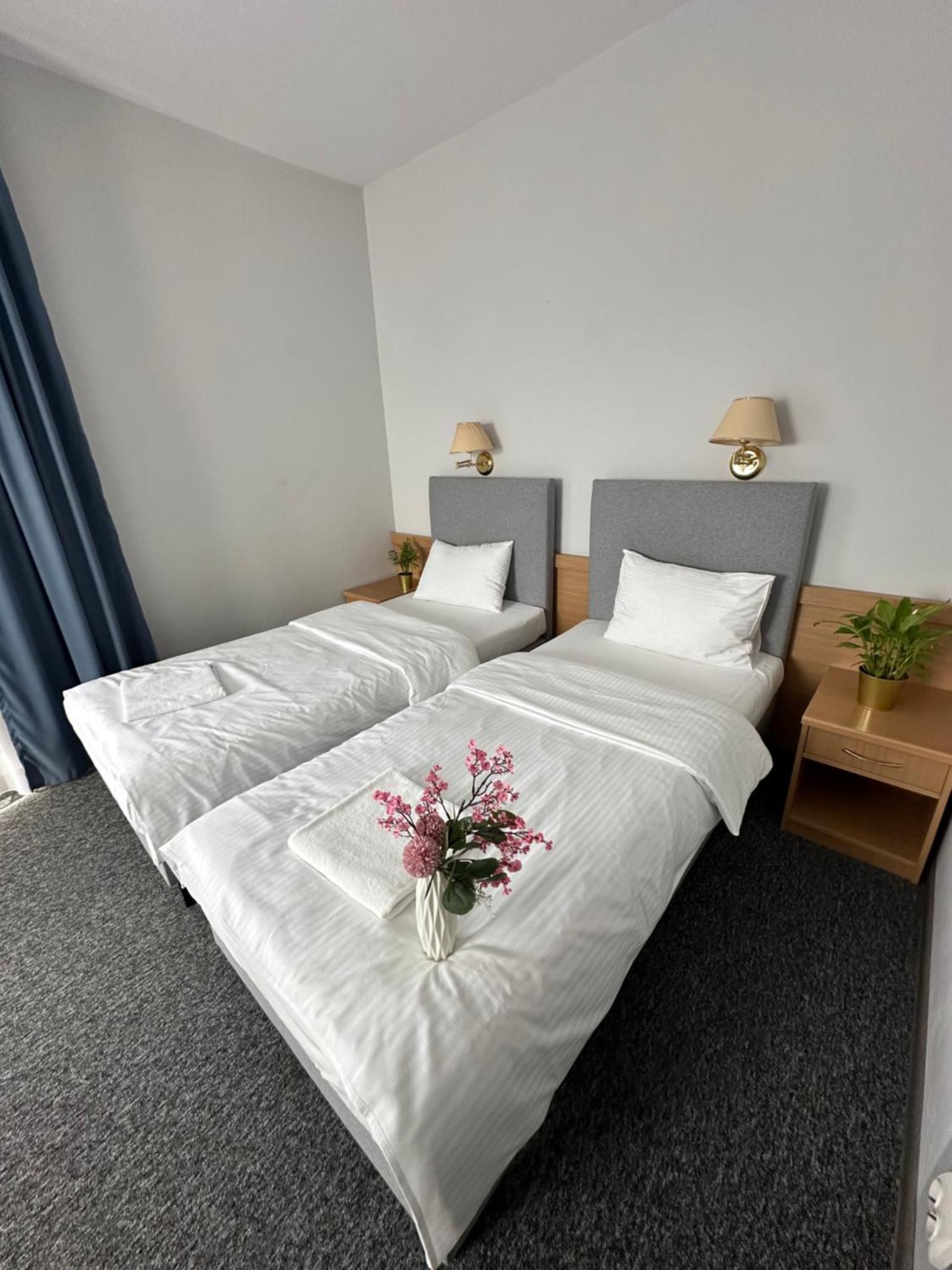 Lezzet B&B Pokoj Goscinny & Turkishrestaurant Varšava Exteriér fotografie