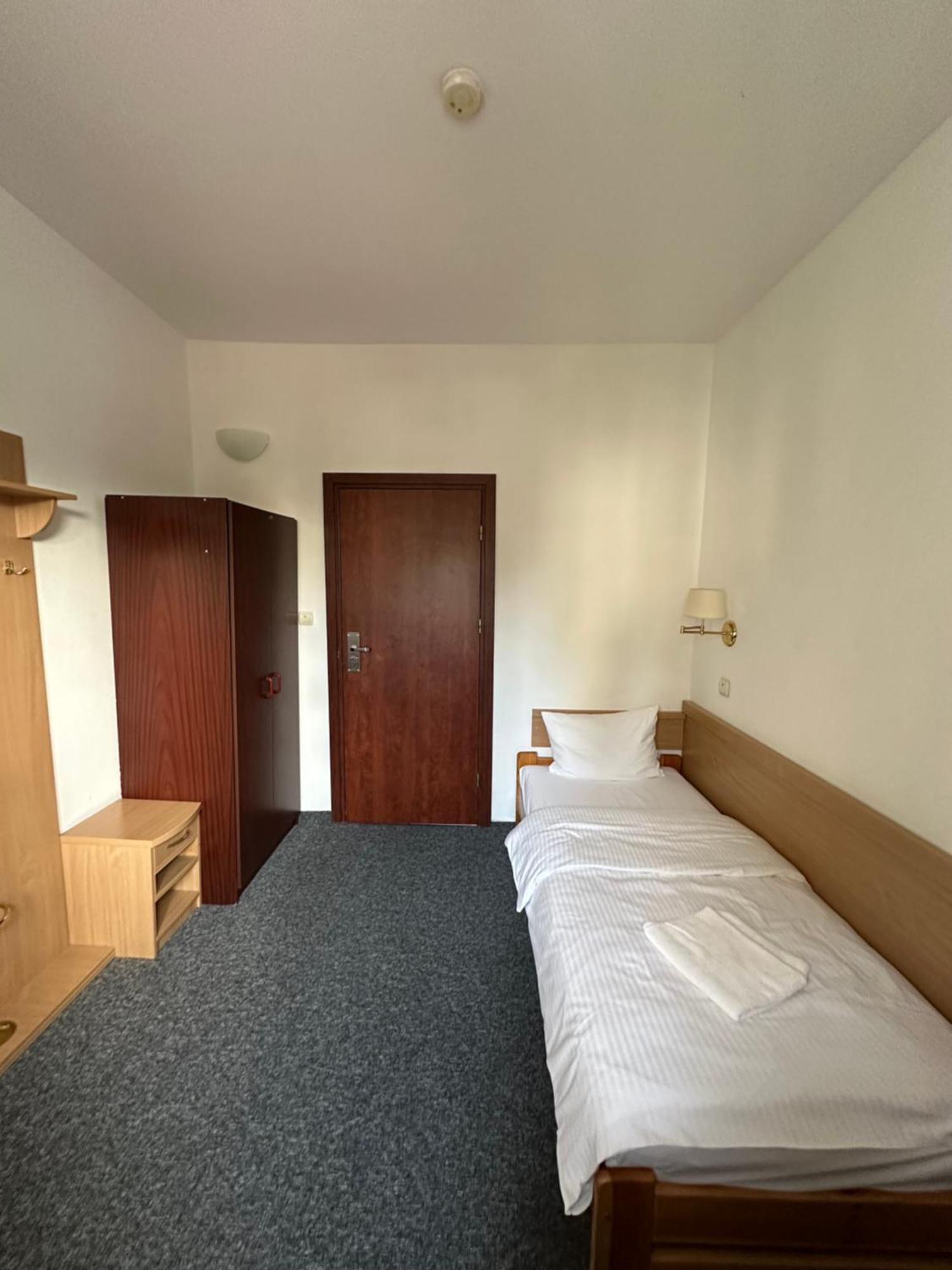 Lezzet B&B Pokoj Goscinny & Turkishrestaurant Varšava Exteriér fotografie