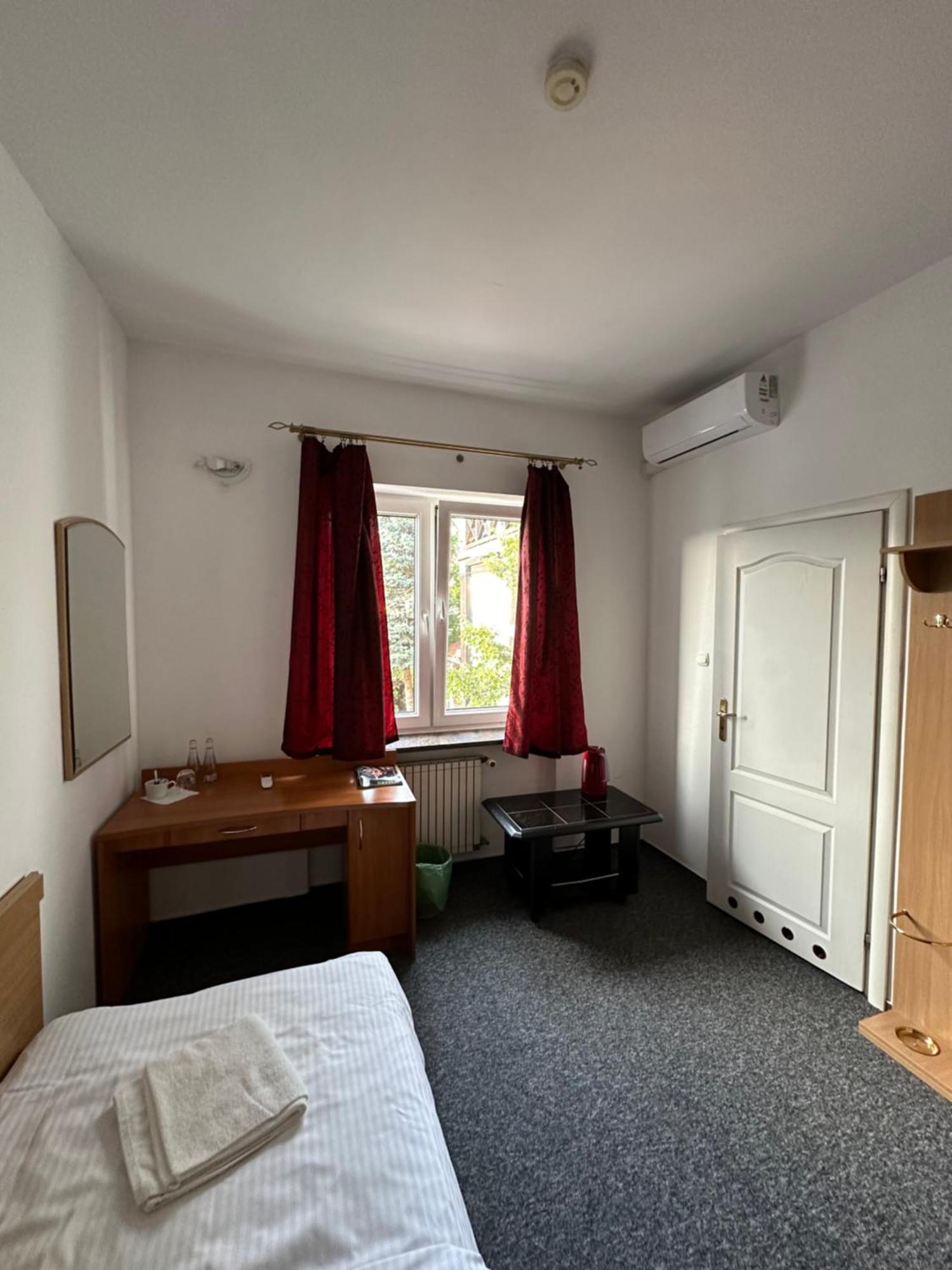 Lezzet B&B Pokoj Goscinny & Turkishrestaurant Varšava Exteriér fotografie