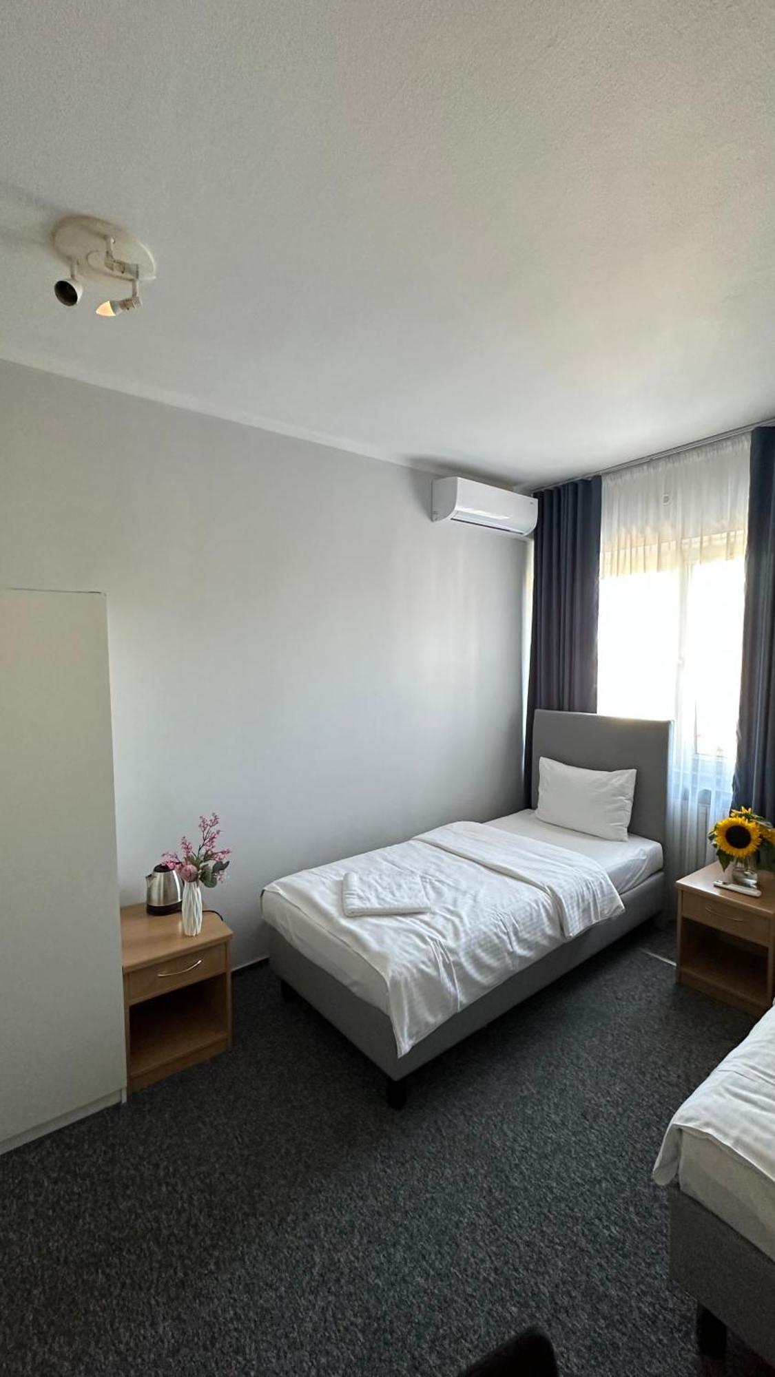 Lezzet B&B Pokoj Goscinny & Turkishrestaurant Varšava Exteriér fotografie