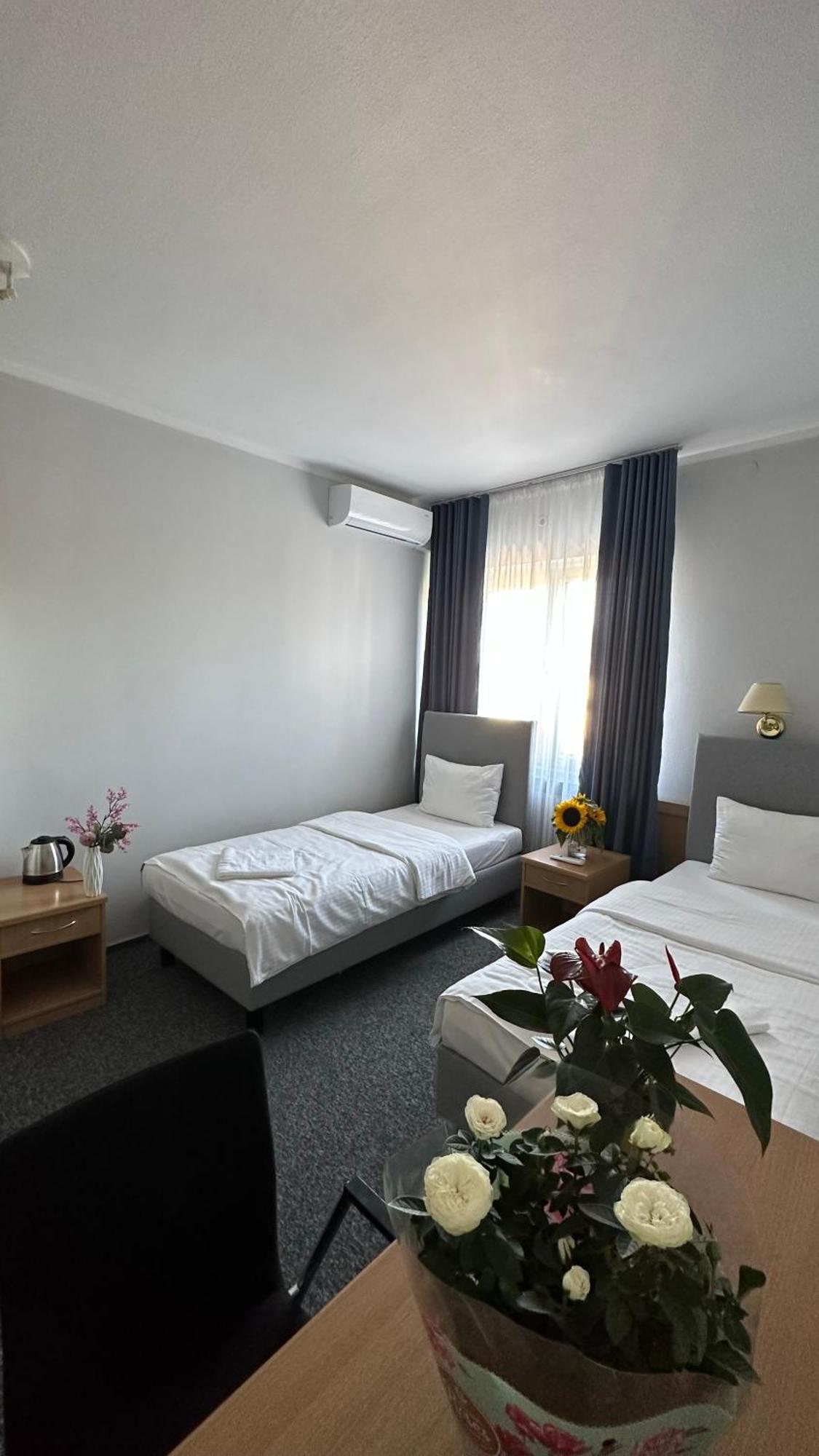 Lezzet B&B Pokoj Goscinny & Turkishrestaurant Varšava Exteriér fotografie